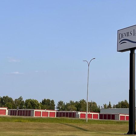 Devils Lake Inn By Oyo Near Devils Lake Regional Airport Luaran gambar