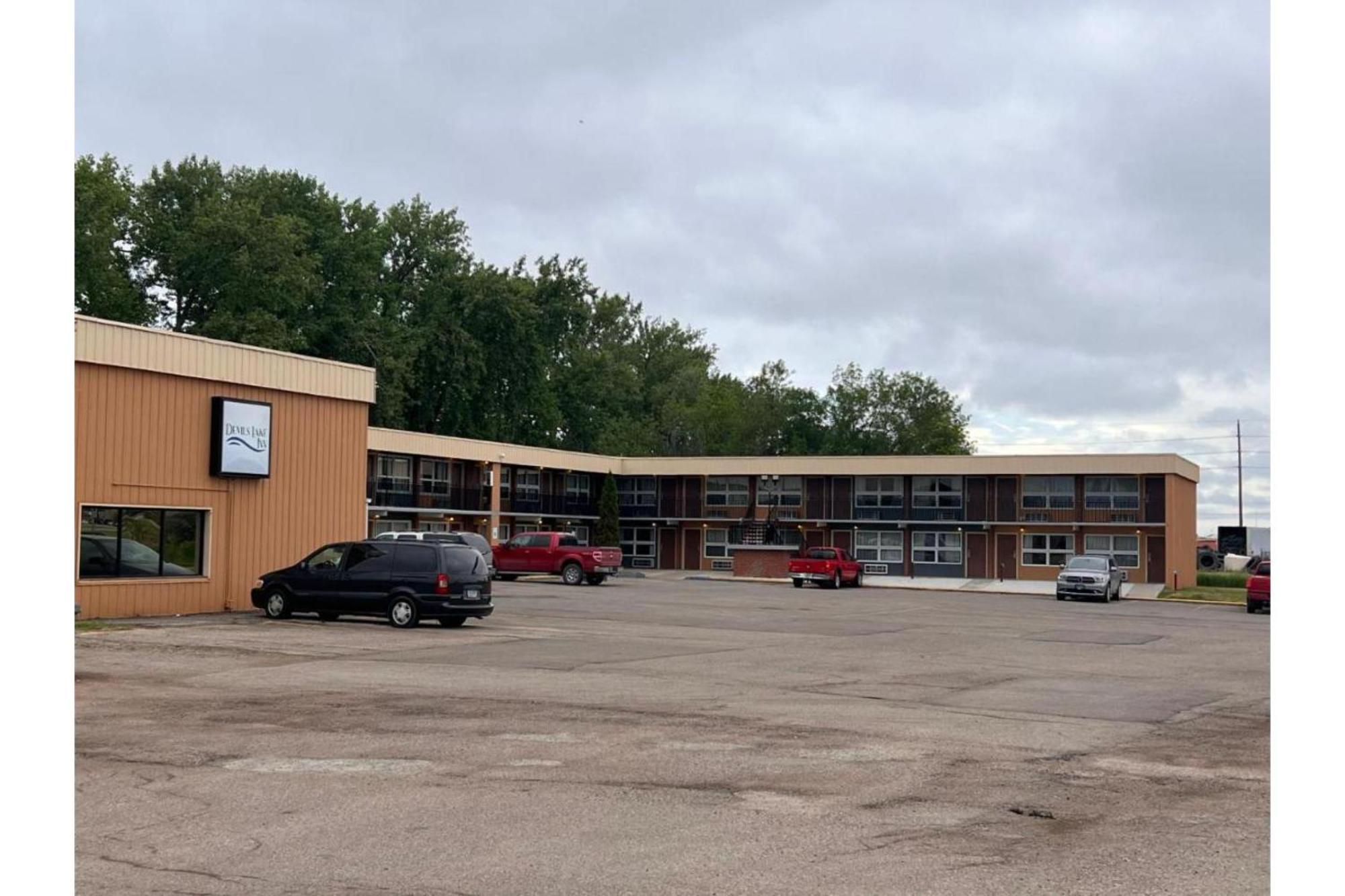 Devils Lake Inn By Oyo Near Devils Lake Regional Airport Luaran gambar