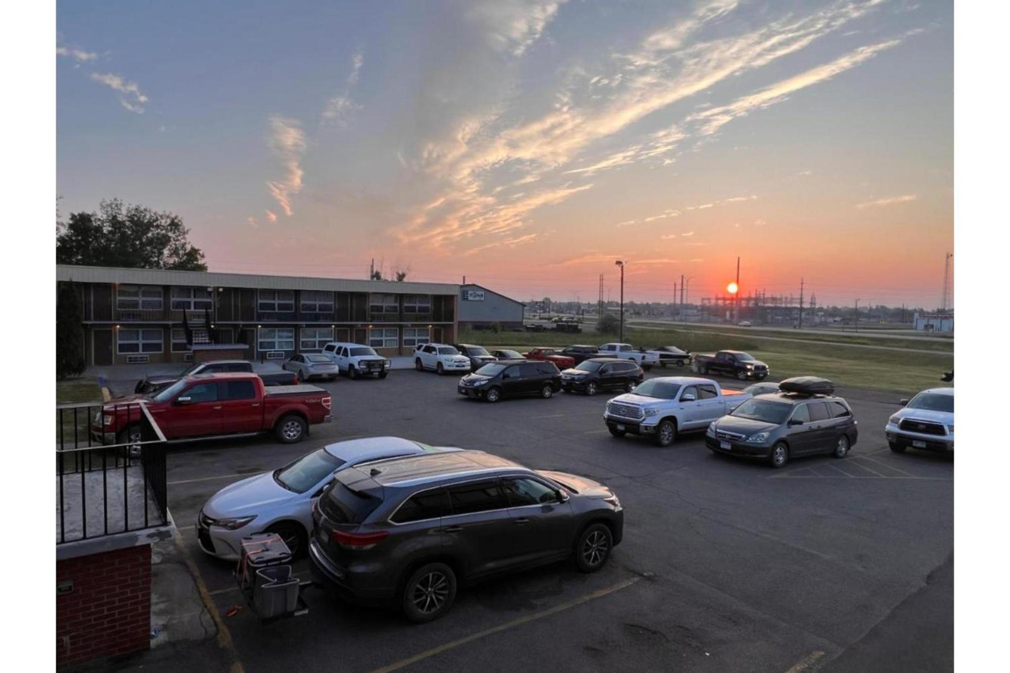 Devils Lake Inn By Oyo Near Devils Lake Regional Airport Luaran gambar