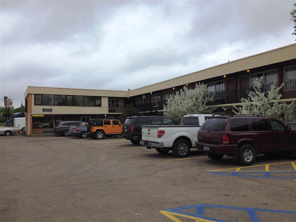 Devils Lake Inn By Oyo Near Devils Lake Regional Airport Luaran gambar